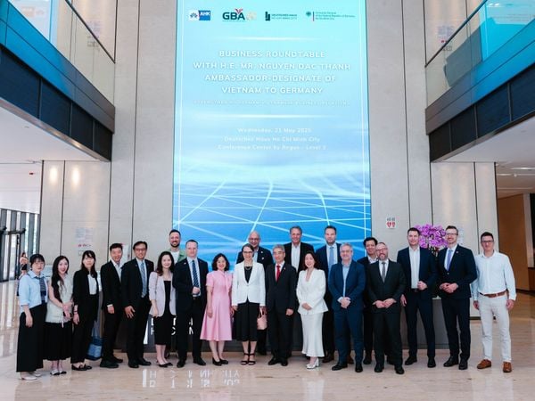 DNHN | Đại sứ Nguyễn Đắc Thành gặp gỡ doanh nghiệp Đức