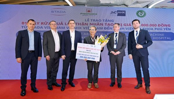 STADA tặng máy lọc thận