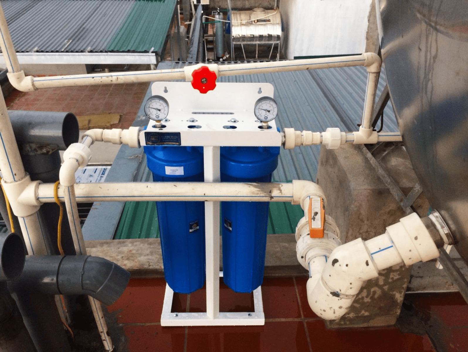 Hệ thống lọc tổng 2 cấp Big Blue Aquafilter không dùng điện, giúp tiết kiệm điện năng