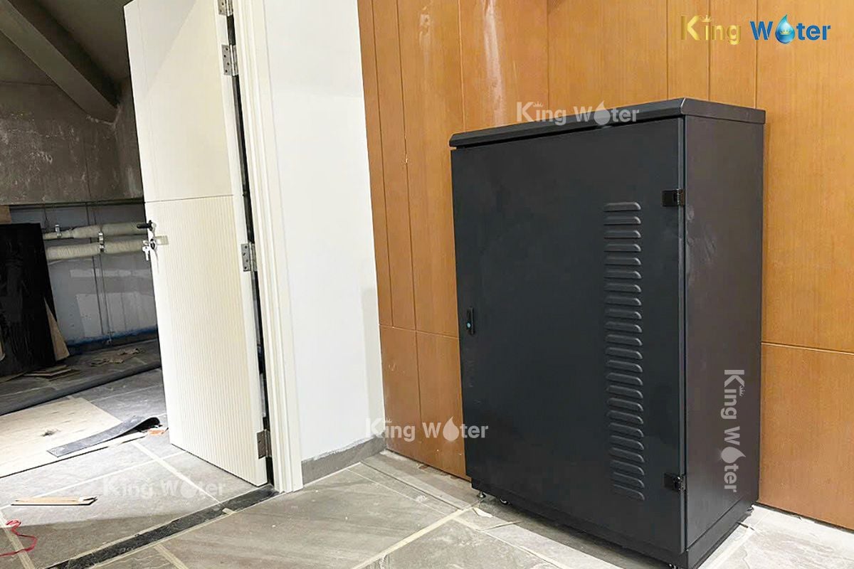 Hình ảnh 2 lắp đặt thực tế hệ thống lọc tổng AO Smith AOS i97S