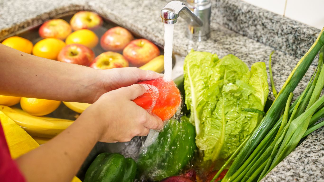 BÍ QUYẾT LÀM SẠCH RAU CỦ QUẢ NHẬP KHẨU ĐÚNG CÁCH ĐỂ GIỮ VITAMIN
