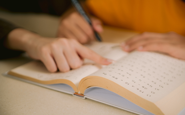 ĐẠI HỌC Ở HÀN QUỐC BỎ BÀI LUẬN VỚI DU HỌC SINH