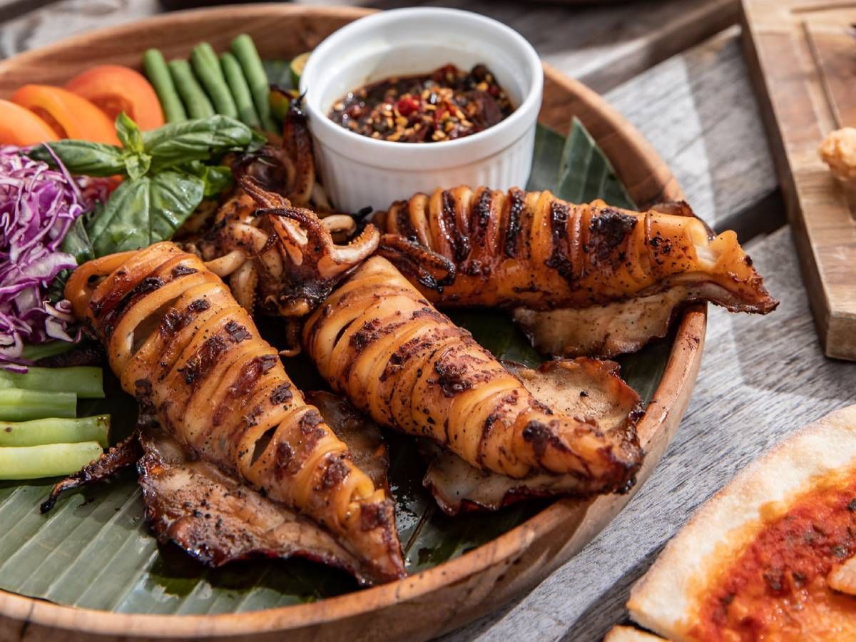 MỰC NƯỚNG VÀ BIA: UỐNG BIA VỚI MỰC NƯỚNG