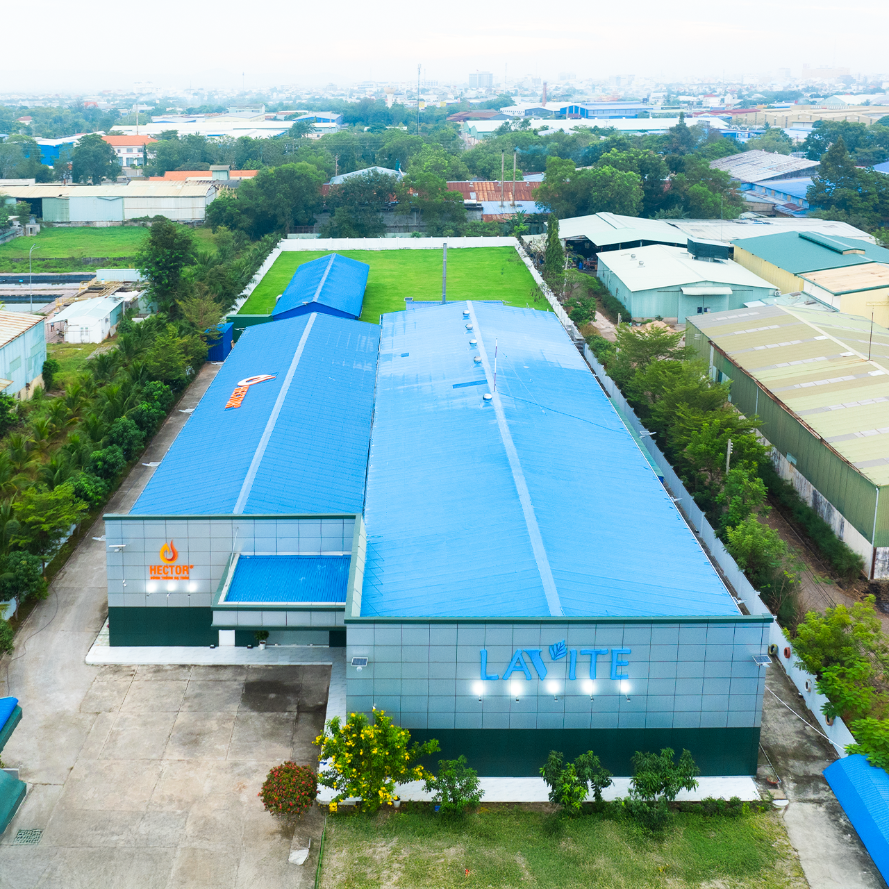 KIỂM SOÁT YẾU TỐ CON NGƯỜI TẠI NHÀ MÁY SẢN XUẤT THỰC PHẨM BẢO VỆ SỨC KHỎE CHUẨN FSSC 22000