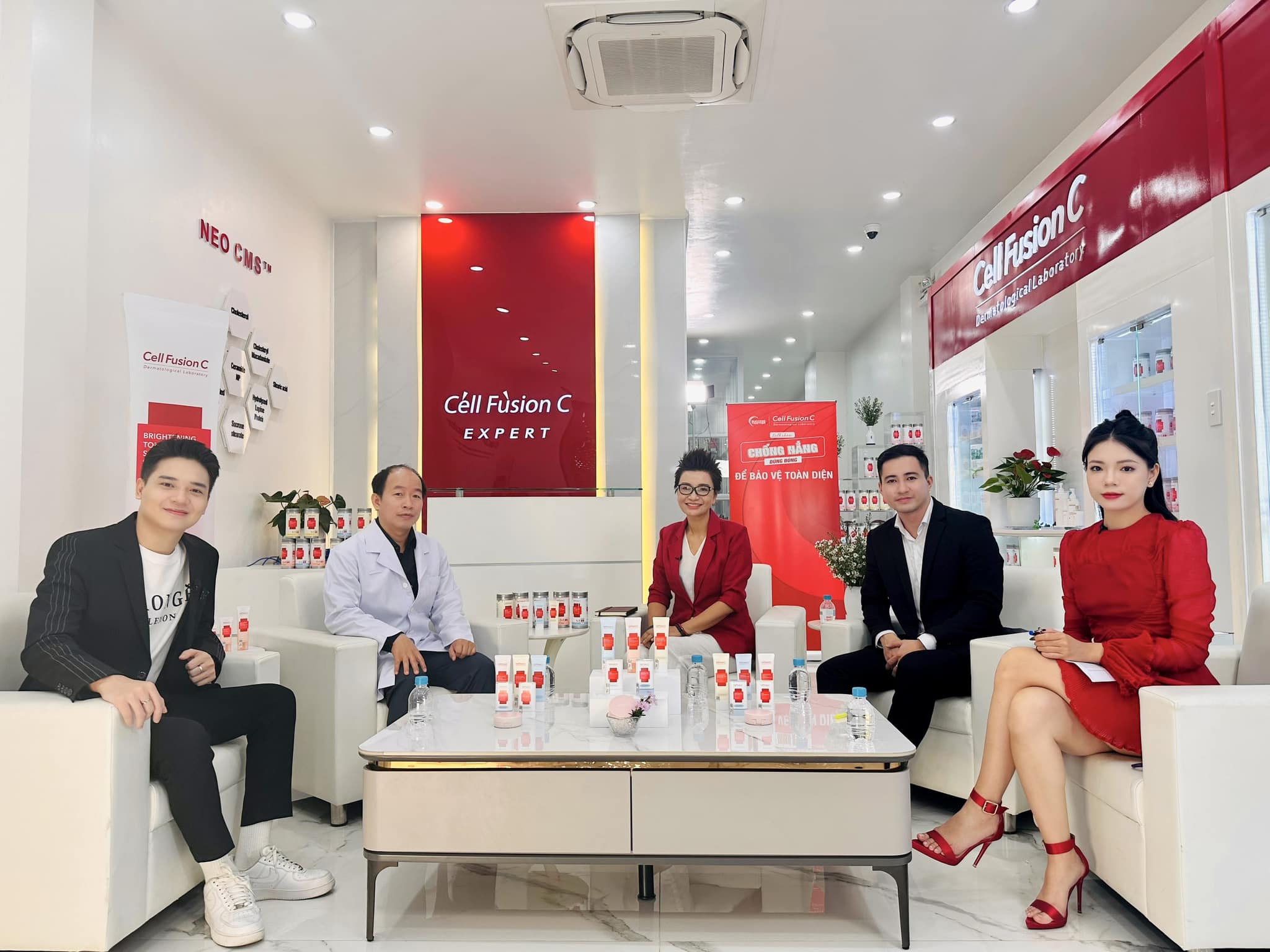 Trương Nhã Dinh tham gia talkshow Chống nắng dùng đúng - Bảo vệ toàn diện của nhà Cell Fusion C