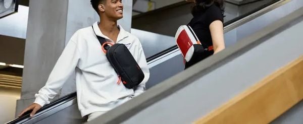 Túi đeo chéo Tomtoc Nintendo Switch 2