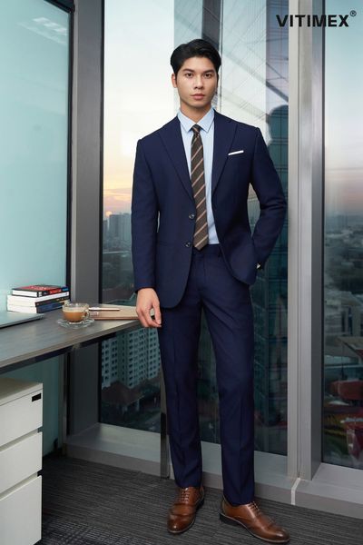 Phối đồ cùng vest form ôm để tạo phong cách ấn tượng