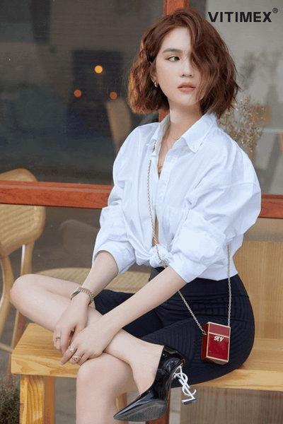 10 cách xắn tay áo sơ mi nữ đẹp, sang trọng và cá tính