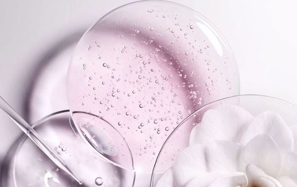 Mandelic Acid kết hợp gì để da sáng, mờ thâm, đều màu hơn?