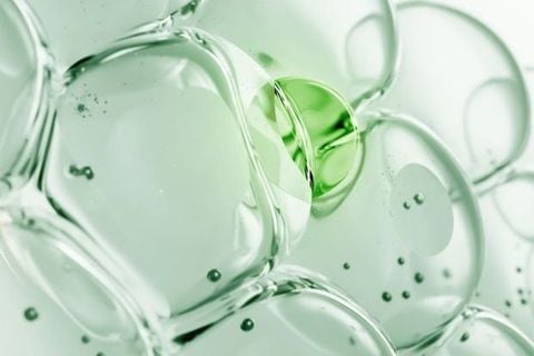 AHA hay PHA: Acid nào giúp da căng bóng đúng cách?