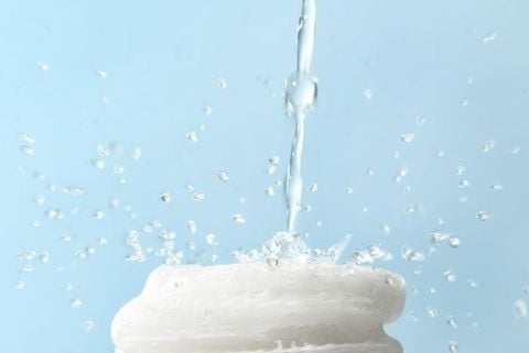 Cồn Khô Hay Propylene Glycol Hòa Tan BHA Tốt Hơn Cho Da?
