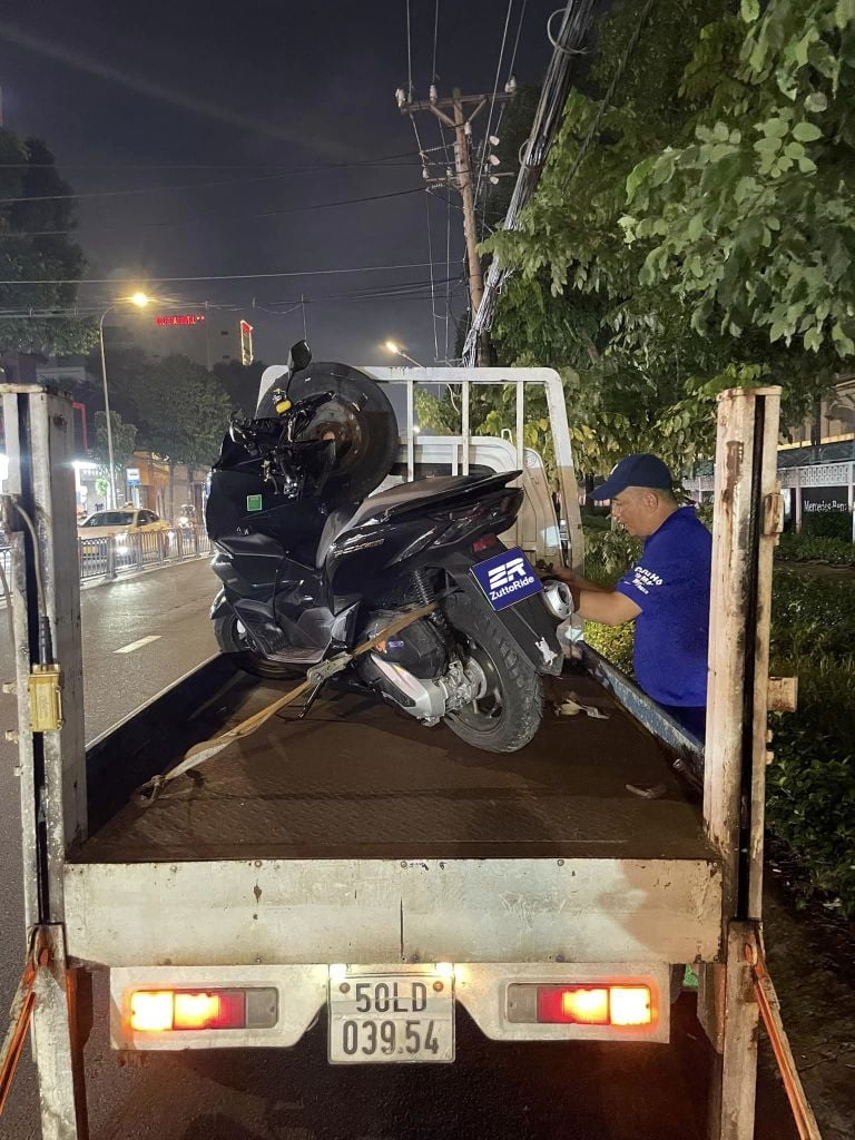 Khách hàng:  Anh Huy, 32 tuổi, nhân viên bảo hiểm
