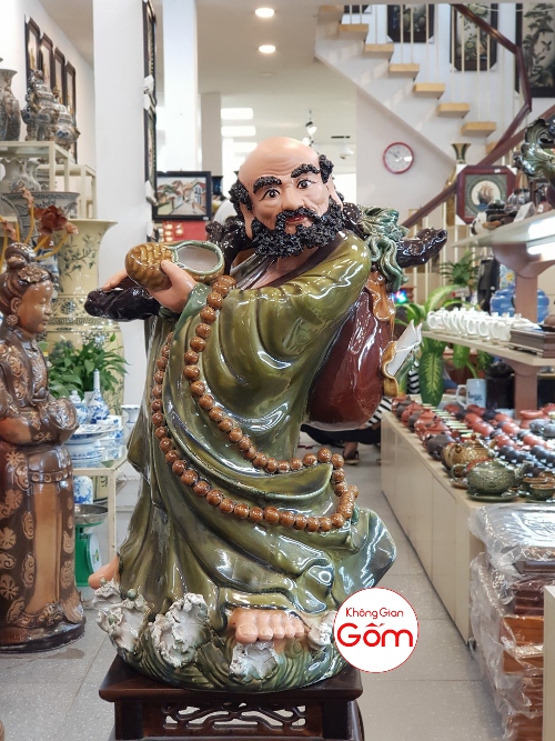 Tại sao nên chọn tượng Đạt Ma bằng gốm sứ thay vì bằng gỗ?