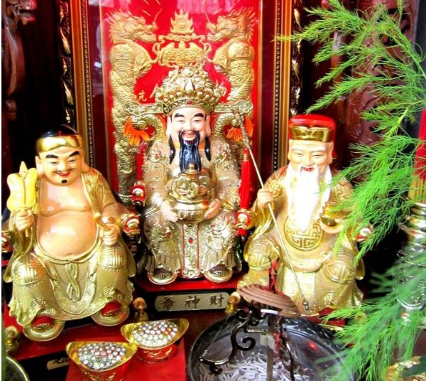 Bàn thờ ông địa bằng gỗ cam lai mua ở đâu ? giá bán bao nhiêu tiền ?