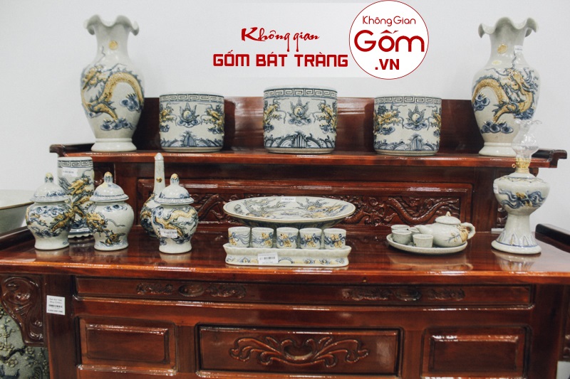 Bàn thờ treo tường 2 tầng mua ở đâu giá bán bao nhiêu tiền tại Vũng Tàu?