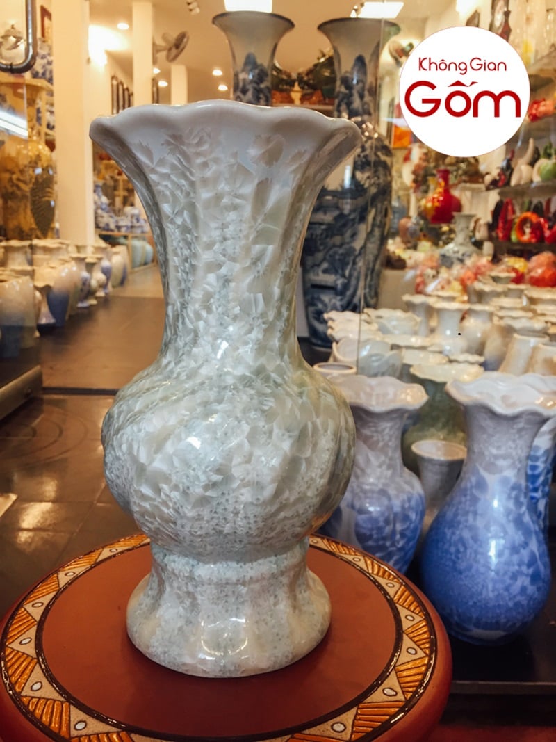 7 mẫu bình hoa đẹp hợp phong thủy cho người mệnh Thủy