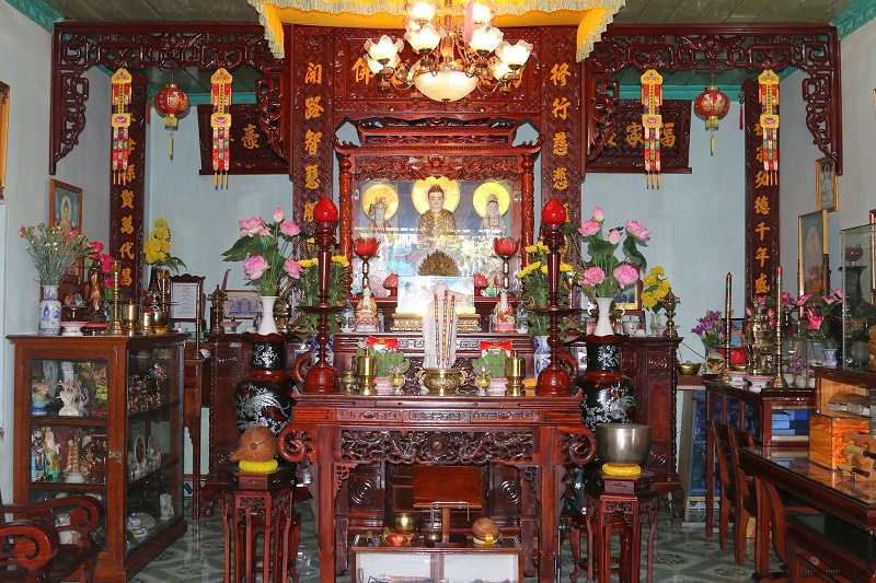Bàn thờ gỗ hương Đồng Kỵ mua ở đâu? Giá bán bao nhiêu tiền?