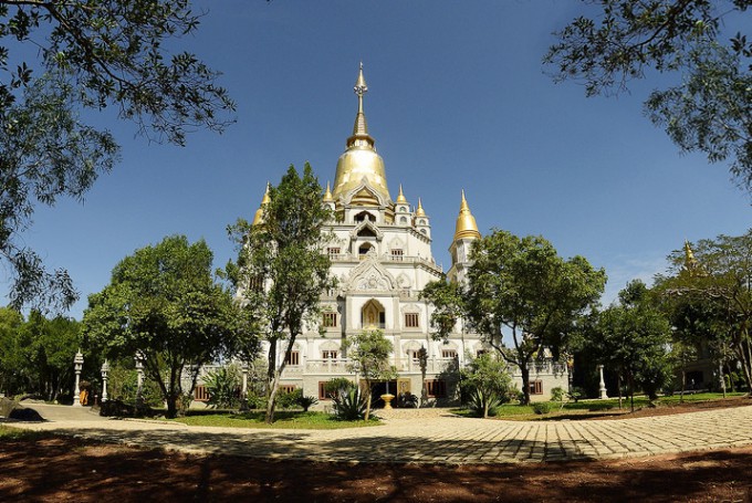 Chiêm ngưỡng nghệ thuật chùa Thái tại Chùa Bửu Long tại quận 9