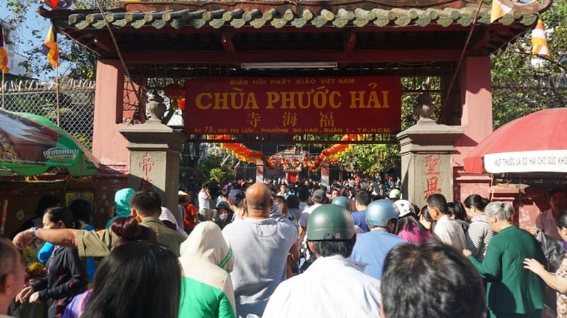 Khám phá bên trong ngôi chùa Ngọc Hoàng quận 1