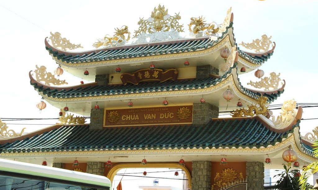 Chùa Vạn Đức khám phá ngôi chùa có Chính điện cao nhất Việt Nam