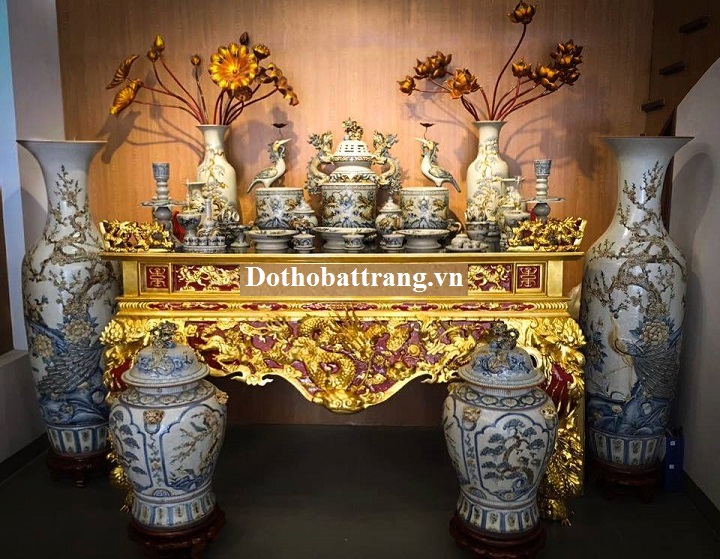 Bàn thờ gia tiên hiện đại nên đặt hướng nào, quay hướng nào?
