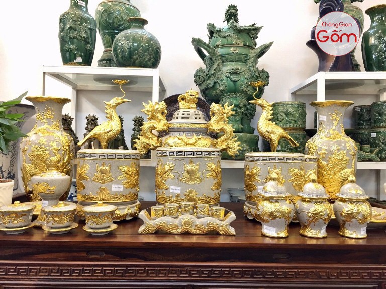 Mua đồ gốm Phạm Đạt, đồ thờ đắp nổi Bát Tràng ở đâu tại Tphcm ?