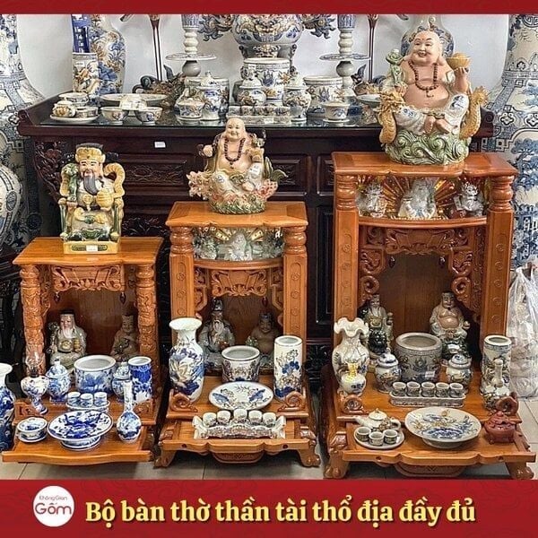 Cách bày trí bàn thờ Thần Tài để thu hút tài lộc tại Cần Thơ