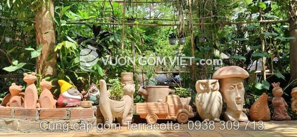 Thiết kế cảnh quan với gốm đất nung trang trí sân vườn