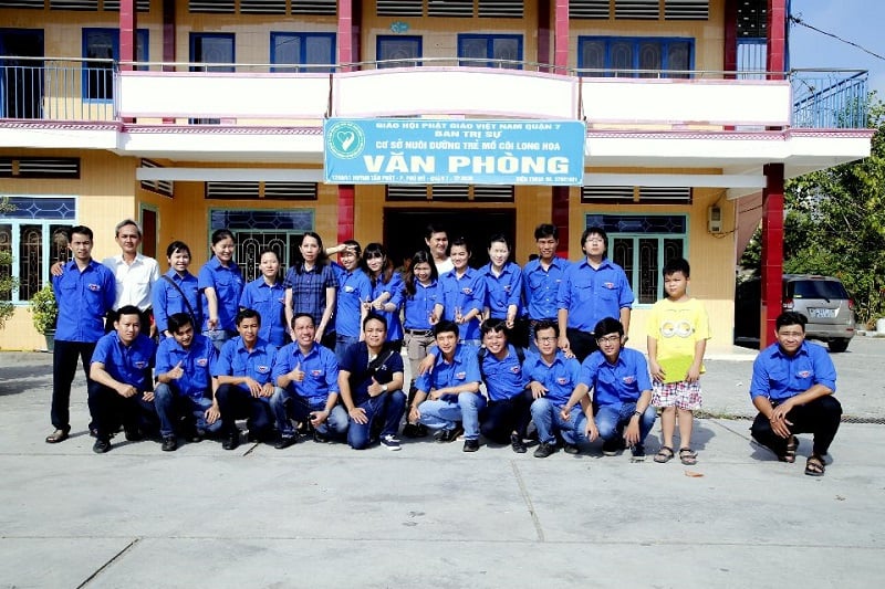 Chùa Long Hoa quận 7 mái nhà chung của hàng trăm em nhỏ mồ côi cơ nhở