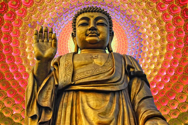 Mang sự rộng lượng vào đời sống như lời giáo pháp dạy