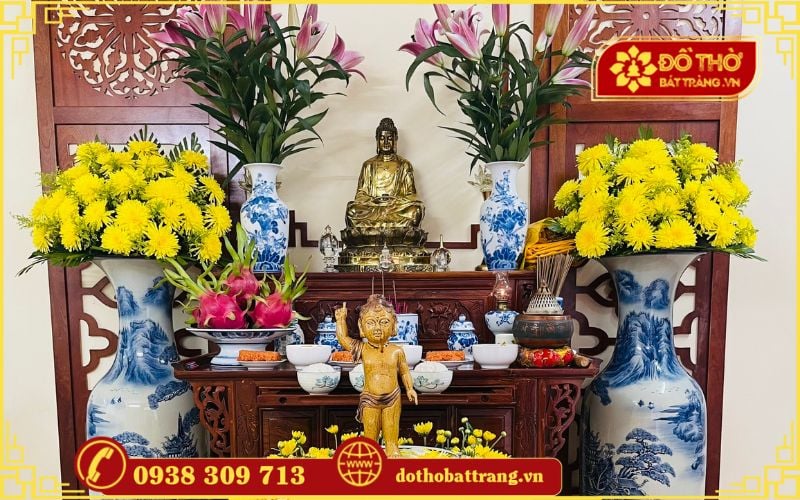 Sắp xếp vị trí lọ hoa gốm sứ cao cấp thắp hương bàn thờ