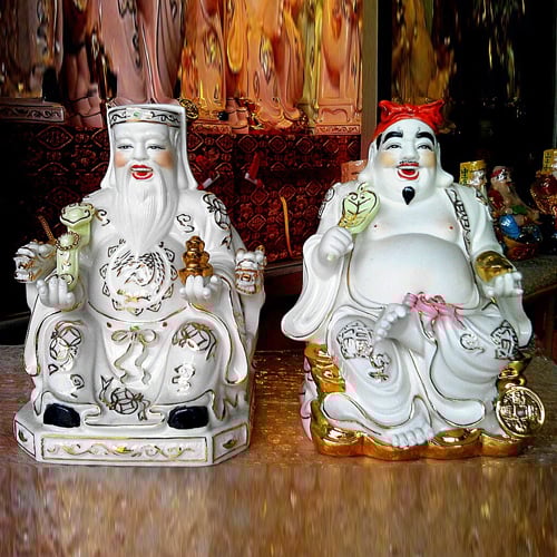 Tượng Thần Tài Thổ Địa bằng đá có linh thiêng không?