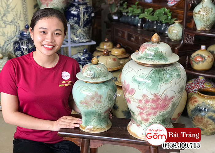 Ý nghĩa chóe thờ cúng là gì ? cách bày trí bàn thờ tháng 7