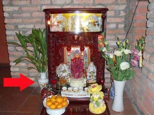 Hướng dẫn bày trí bàn thờ tại cửa hàng giúp gia chủ thu tài lộc