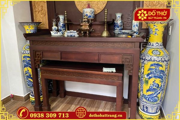 Mẫu bàn thờ gia tiên đơn giản mà sang trọng cho mọi gia đình