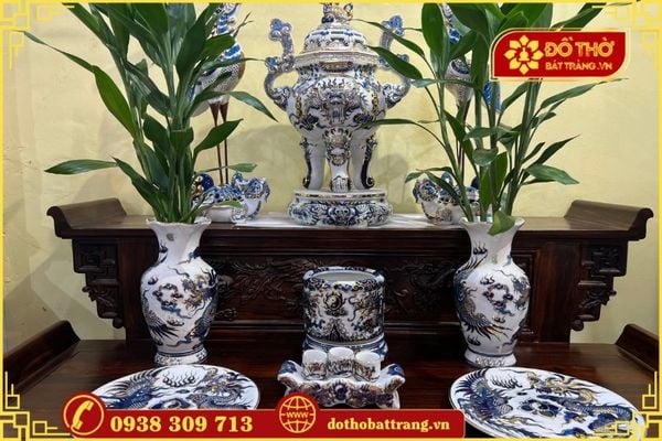 Mẫu bàn thờ gia tiên đơn giản mà sang trọng cho mọi gia đình