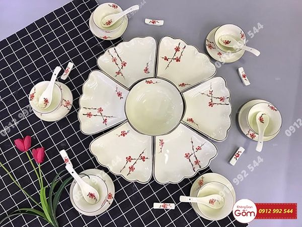 Đặt hàng quà tặng đại hội công đoàn in logo theo yêu cầu ở đâu ?