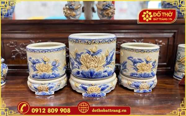 Bát hương Bát Tràng trên bàn thờ gia tiên có ý nghĩa gì?