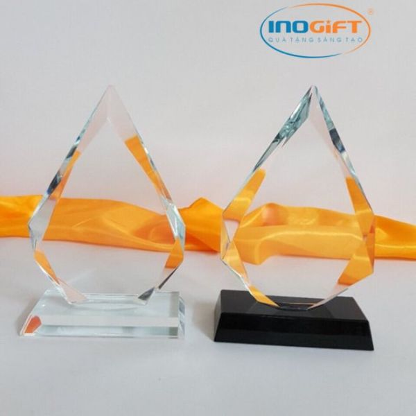 Công ty cung cấp quà tặng cho quân đội in logo theo yêu cầu giá rẻ