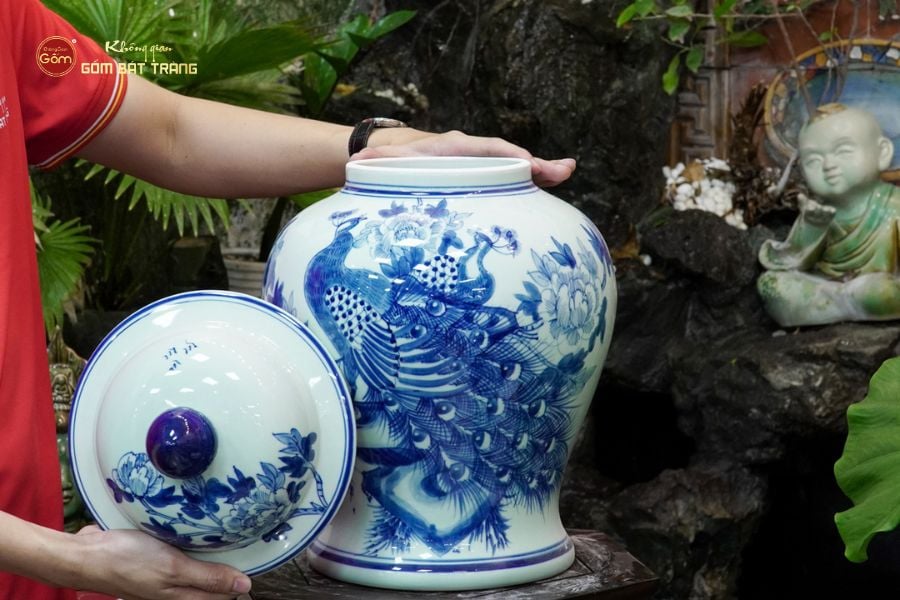 Chóe Men Lam Họa Tiết Chim Trĩ Mẫu Đơn