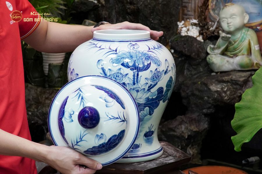 Chóe Men Lam Vẽ Tay Họa Tiết Hoa Sen Trắng