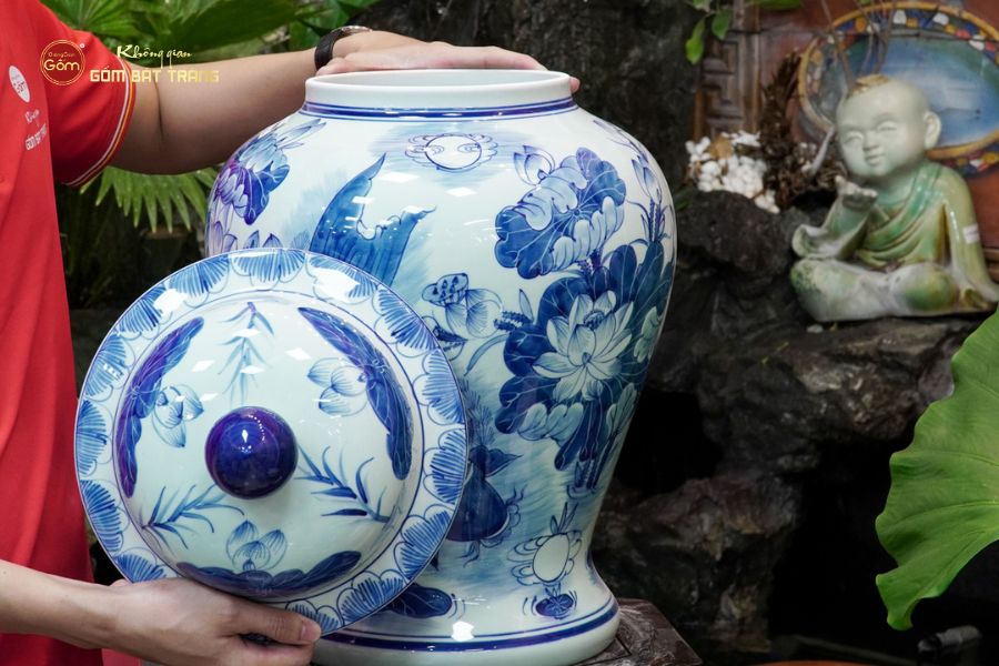 Chóe Men Lam Họa Tiết Sen Cá