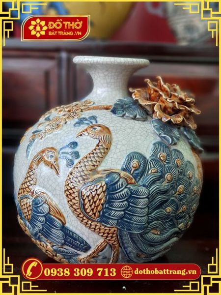 Nghệ thuật chạm nổi trên đồ thờ gốm sứ Bát Tràng