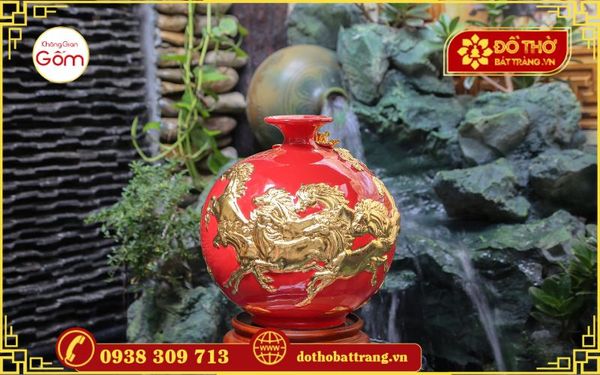 Bình hoa tài lộc – Biểu tượng của may mắn và thịnh vượng
