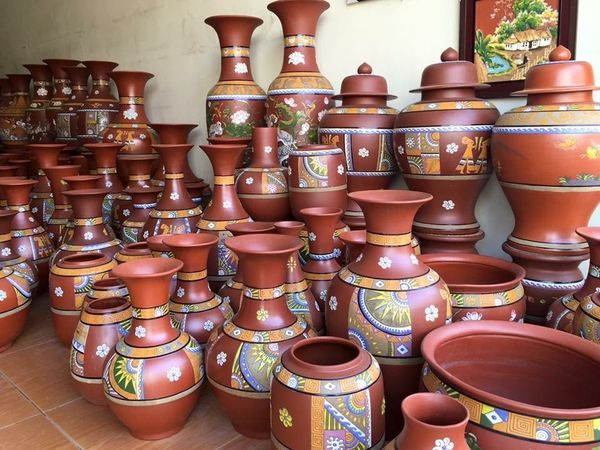 Bình gốm cắm hoa Bát Tràng mua ở đâu? Giá bao nhiêu tiền tại tphcm