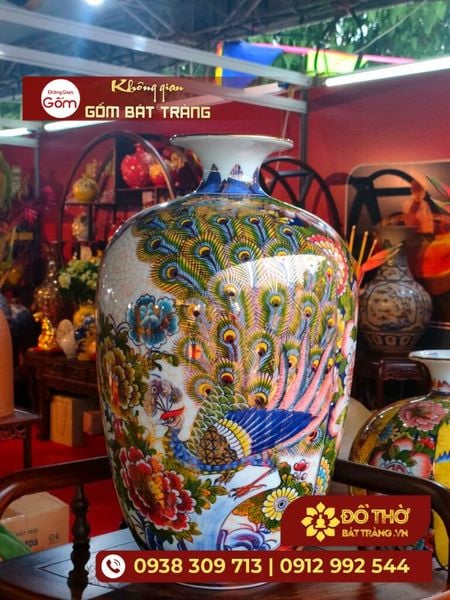 Những mẫu bình hoa gốm sứ đẹp làm quà tặng ngày Tết