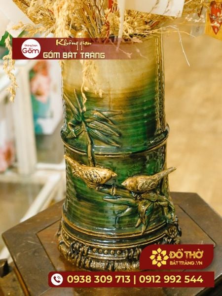 Cành hoa mận rừng cắm bình độc lạ thú chơi Tết của người Hà Thành
