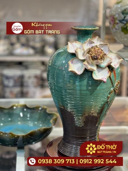 Những mẫu bình hoa gốm sứ đẹp làm quà tặng ngày Tết