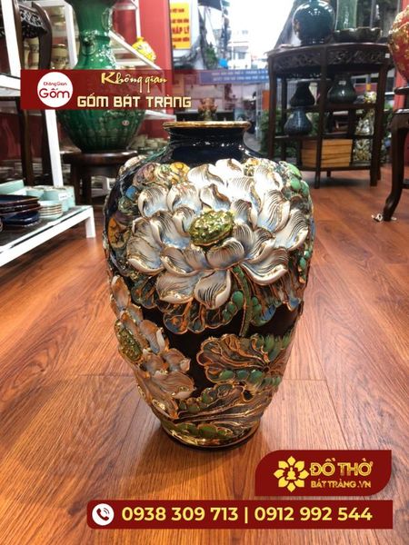 Chọn bình cắm hoa cỡ lớn trang trí phòng khách thêm thu hút