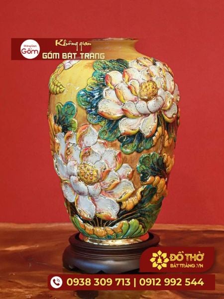Những mẫu bình hoa gốm sứ đẹp làm quà tặng ngày Tết